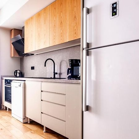 Charming Flat With Central Location In Beyoglu อิสตันบูล ภายนอก รูปภาพ