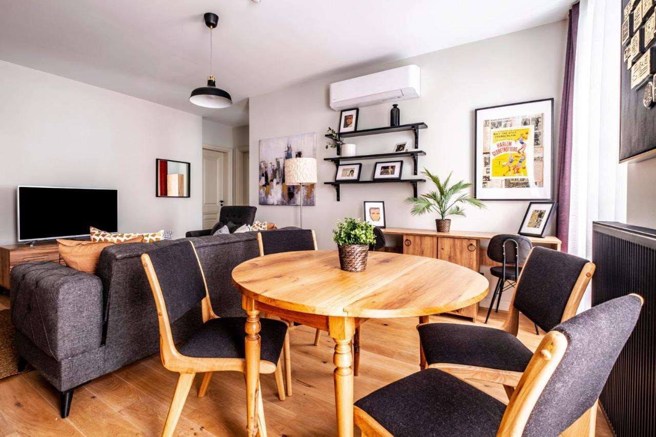 Charming Flat With Central Location In Beyoglu อิสตันบูล ภายนอก รูปภาพ