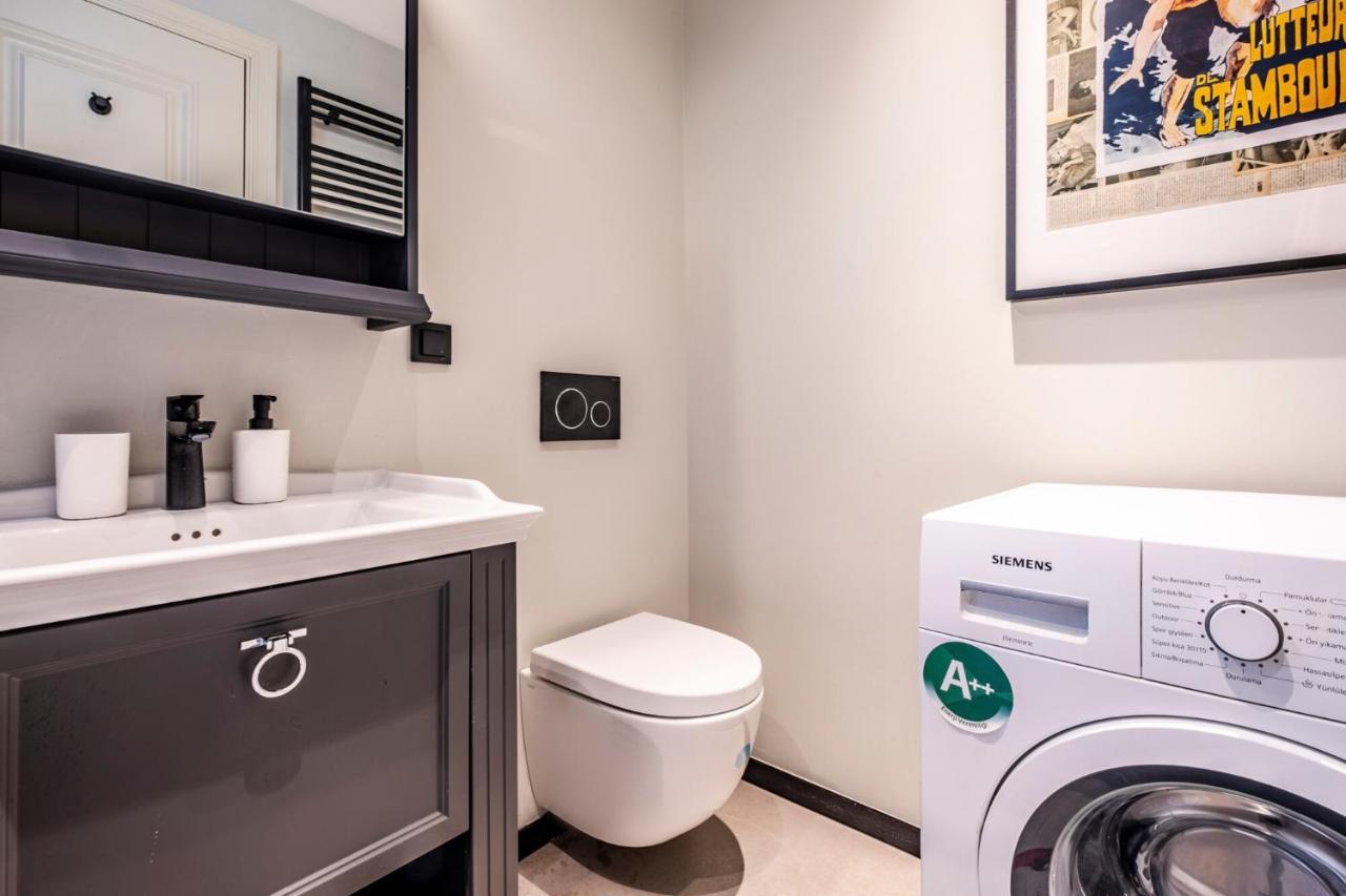 Charming Flat With Central Location In Beyoglu อิสตันบูล ภายนอก รูปภาพ